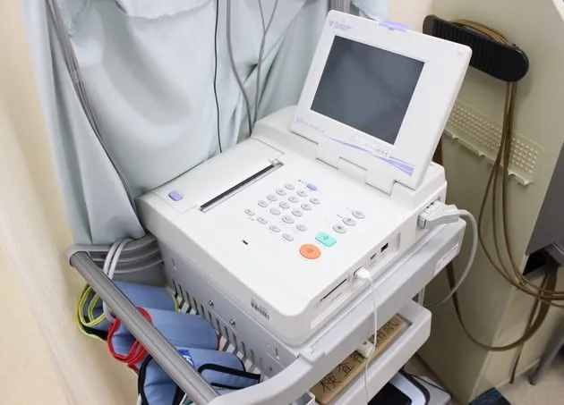 動脈硬化の検査を行う医療機器です。