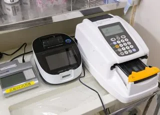 尿検査機器です。